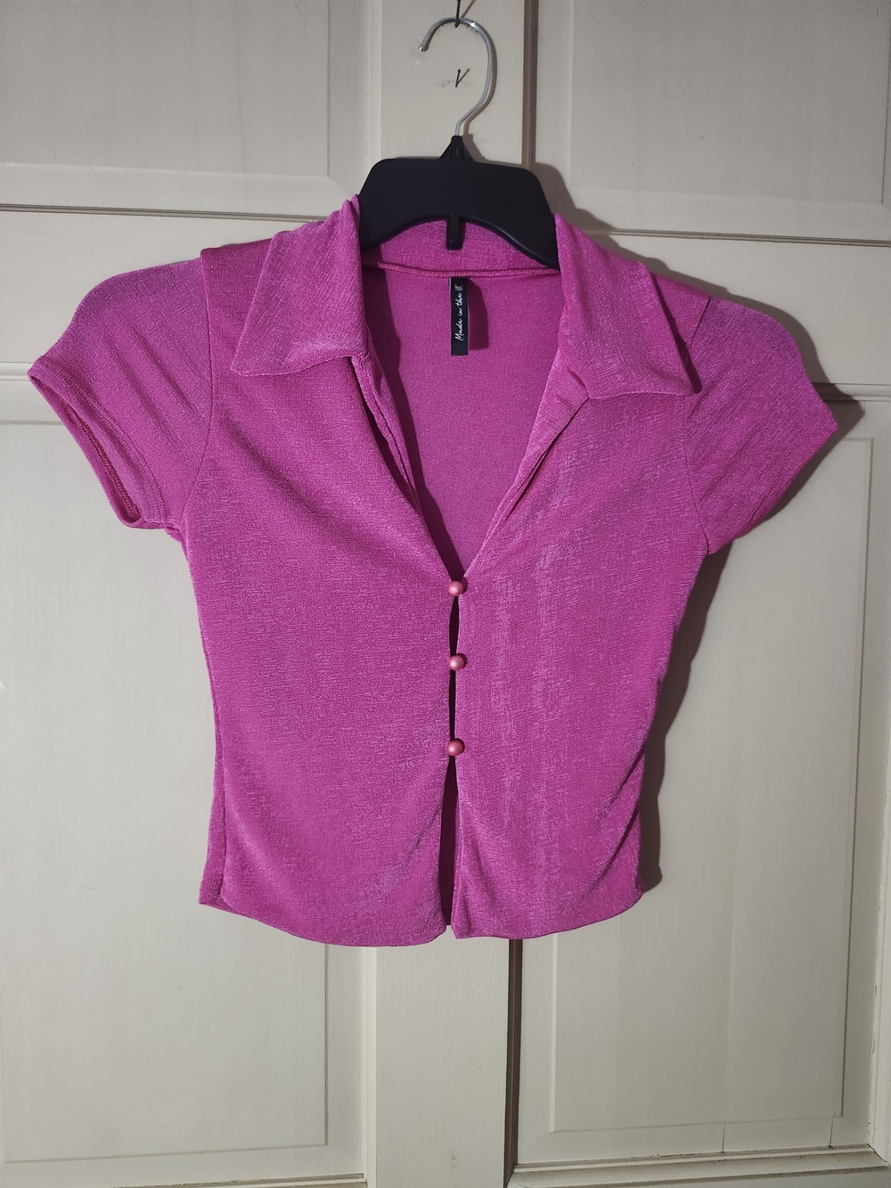 Short-Sleeve Collared Button-Front Blouse in Fuchsia